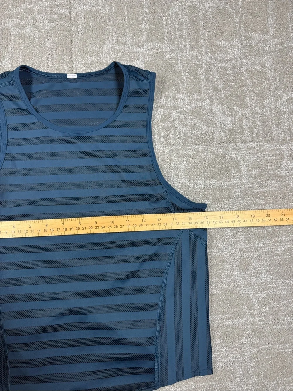 Lululemon Off and Running Active Tank Read Below
